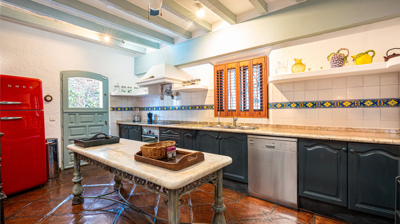 Enchanting blend of rustic elegance & modern comfort