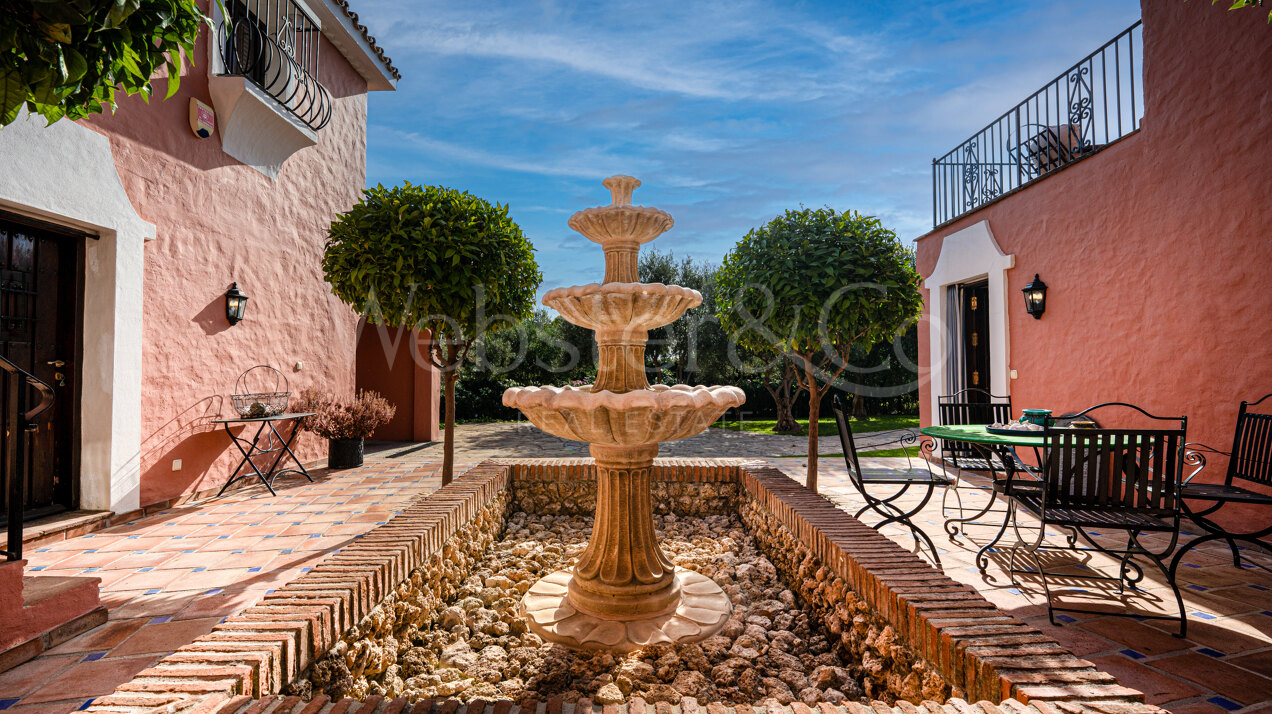 Villa Olivares - Spanish Charm in Nueva Andalucia