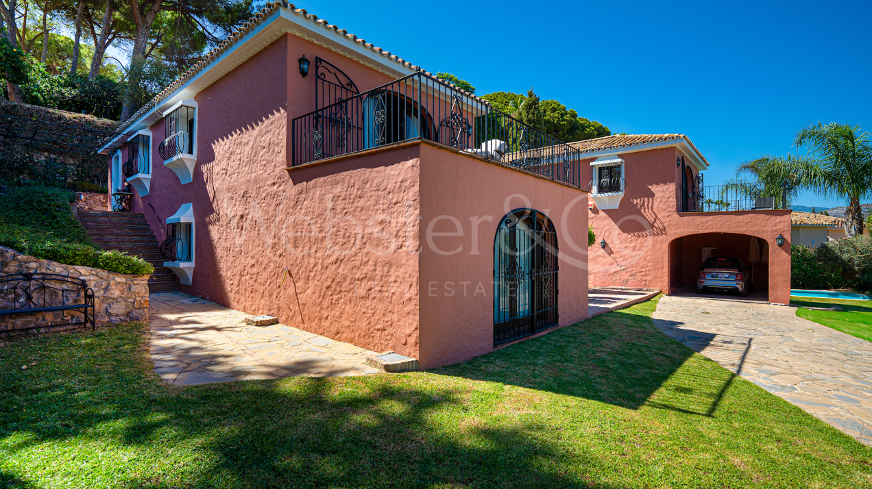 Villa Olivares - Spanish Charm in Nueva Andalucia