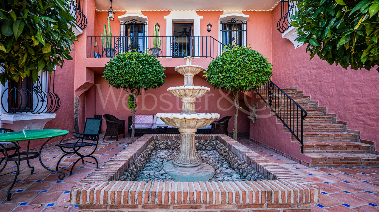 Villa Olivares - Spanish Charm in Nueva Andalucia