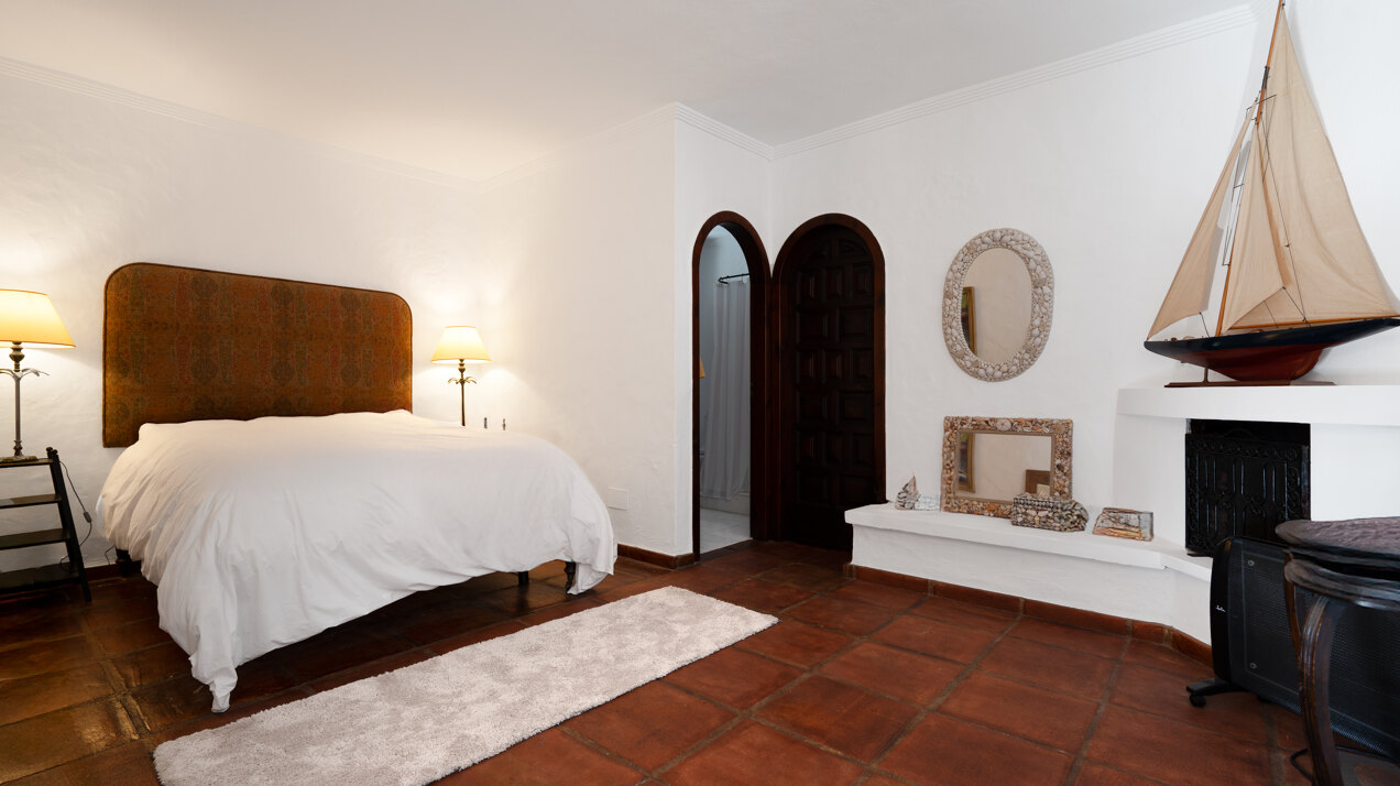 Enchanting blend of rustic elegance & modern comfort