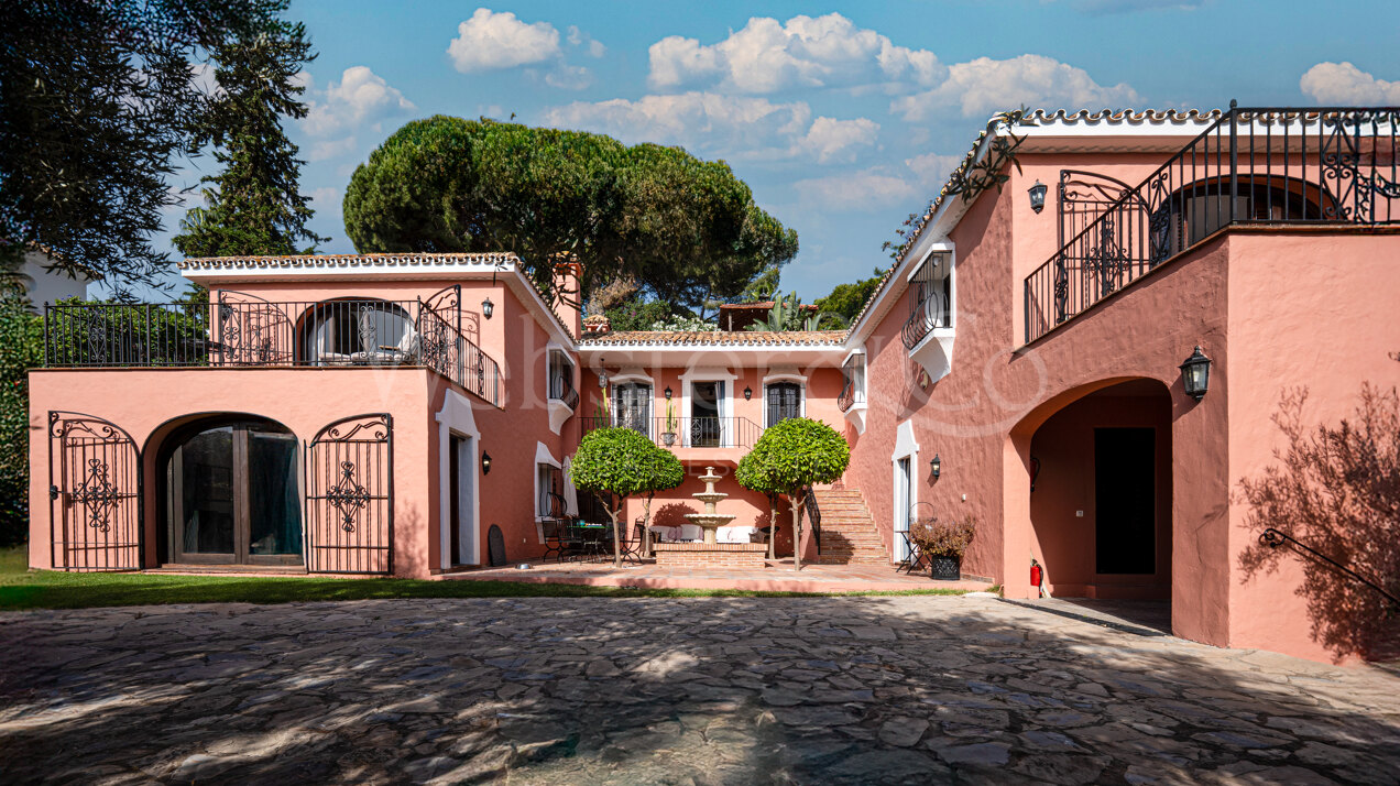 Villa Olivares - Spanish Charm in Nueva Andalucia