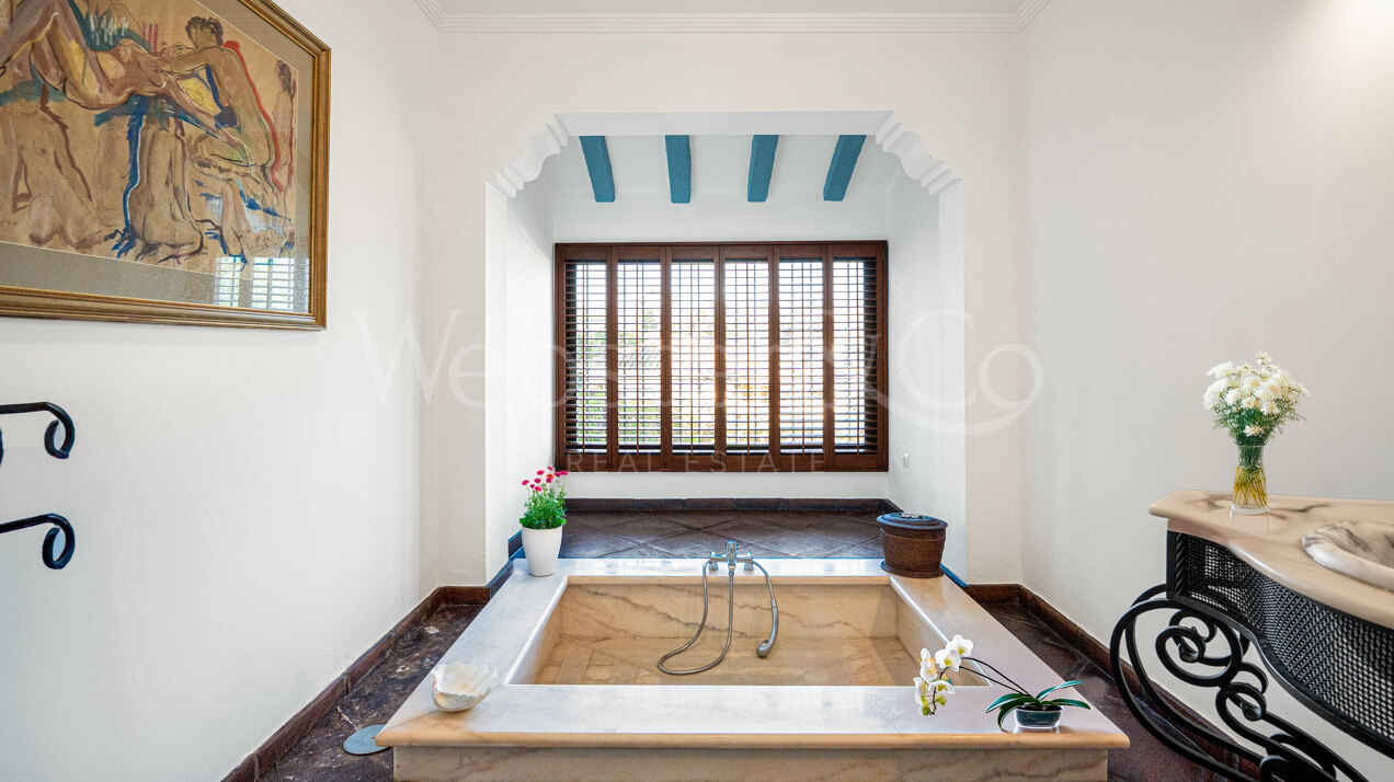 Villa Olivares - Spanish Charm in Nueva Andalucia