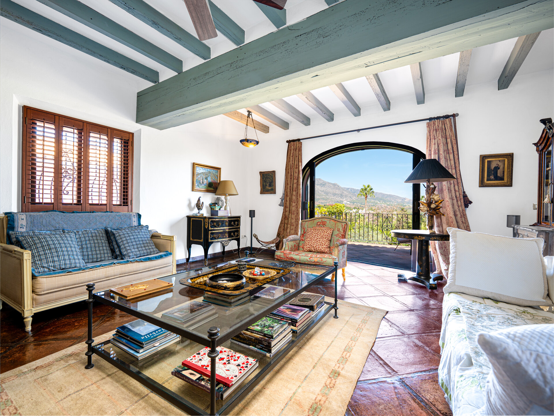 Enchanting blend of rustic elegance & modern comfort