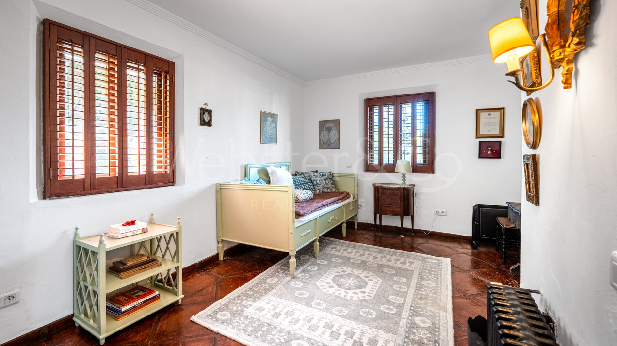 Villa Olivares - Spanish Charm in Nueva Andalucia