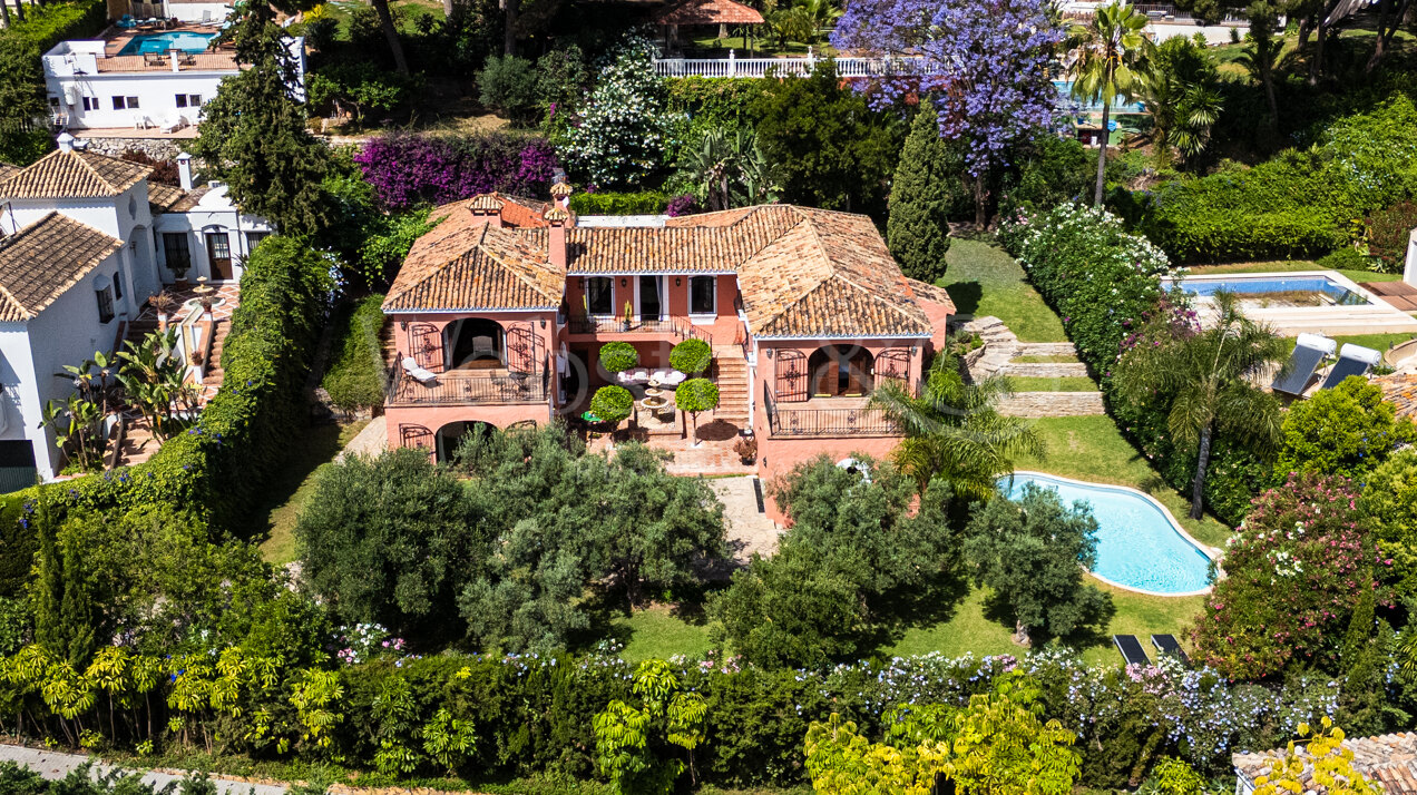 Villa Olivares - Spanish Charm in Nueva Andalucia