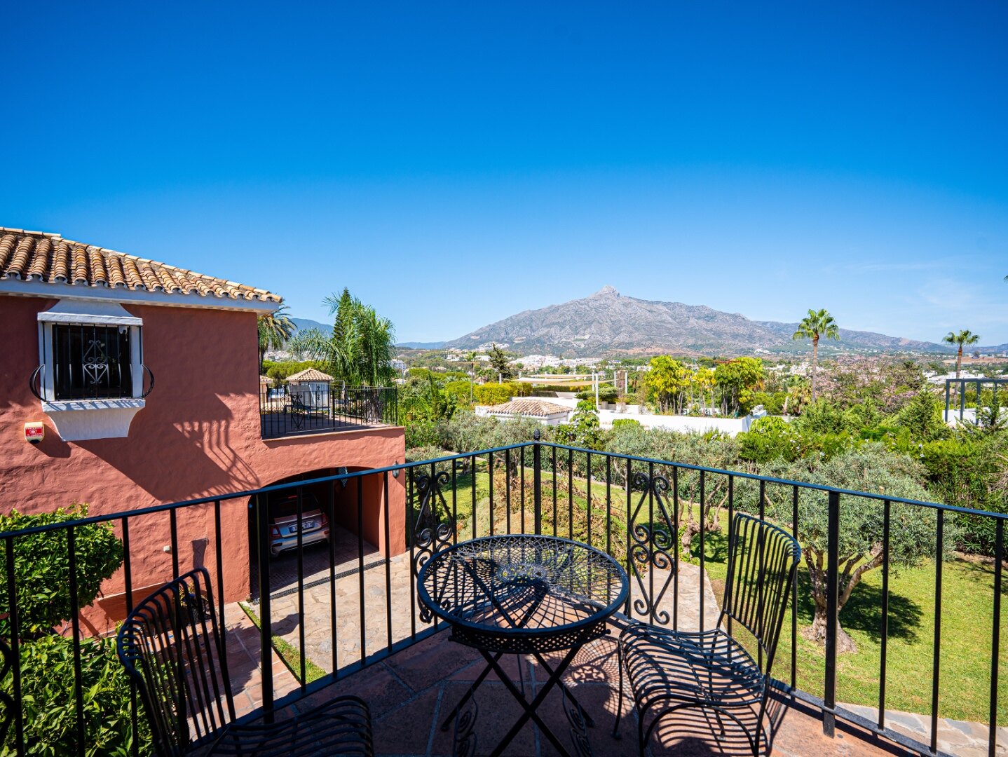 Villa Olivares – Encanto Español en Nueva Andalucía