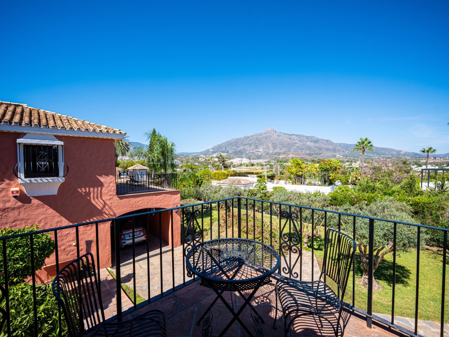 Villa Olivares - Spanish Charm in Nueva Andalucia