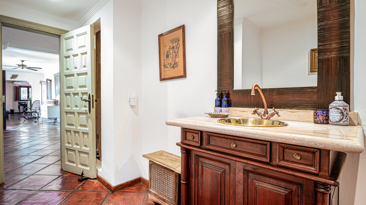 Enchanting blend of rustic elegance & modern comfort