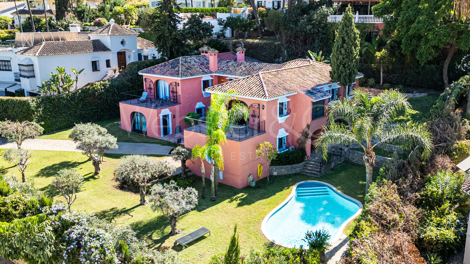 Villa Olivares - Spanish Charm in Nueva Andalucia
