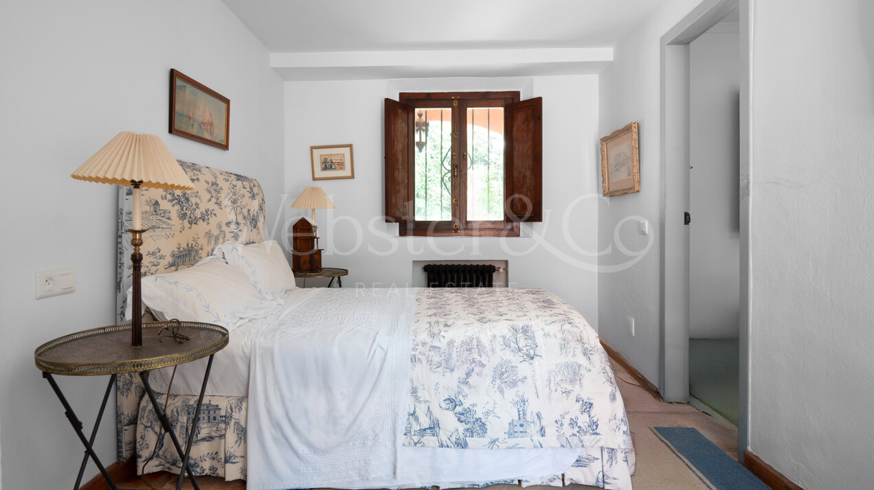 Villa Olivares - Spanish Charm in Nueva Andalucia