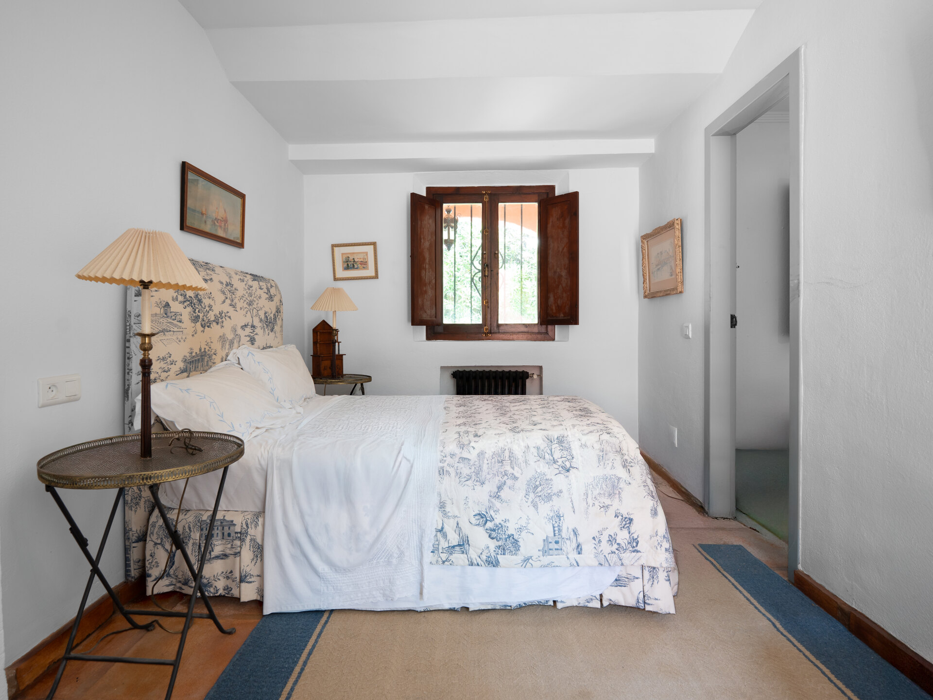 Enchanting blend of rustic elegance & modern comfort