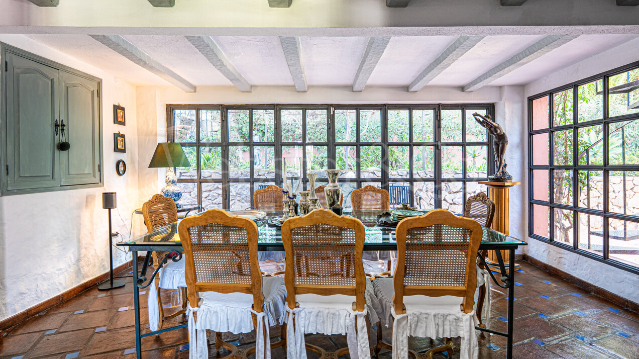 Villa Olivares - Spanish Charm in Nueva Andalucia