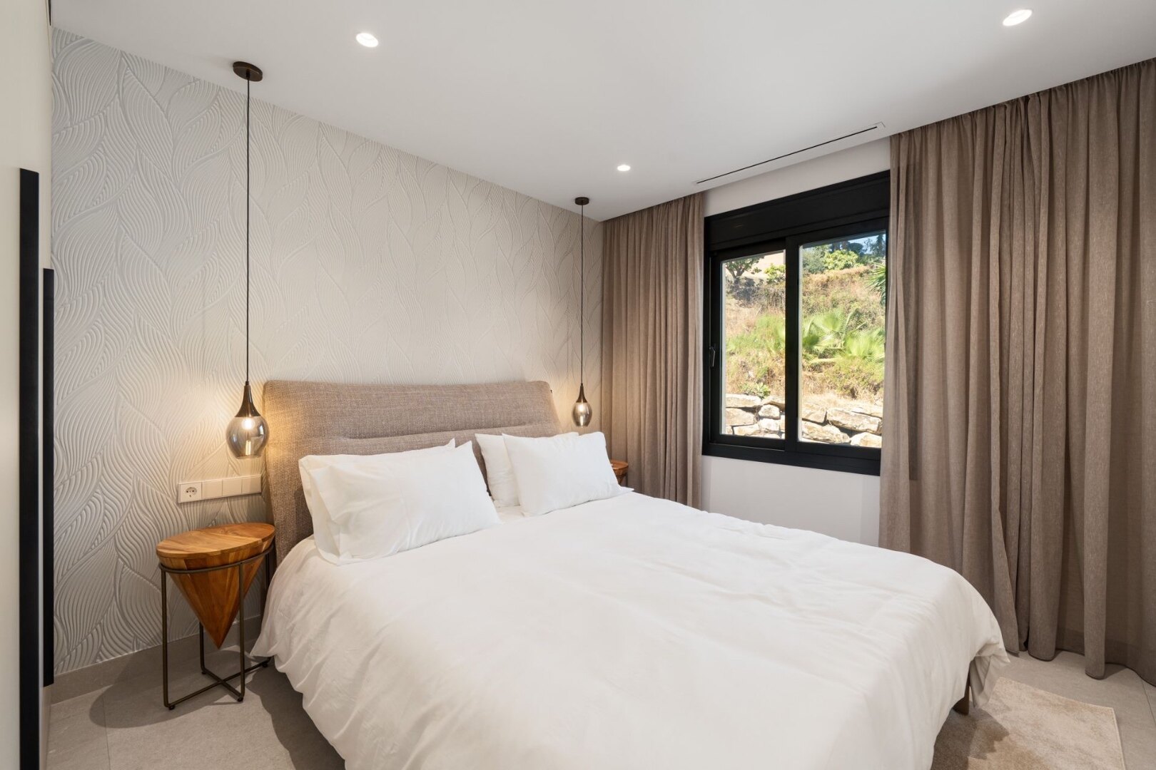 Experience timeless elegance & exquisite style