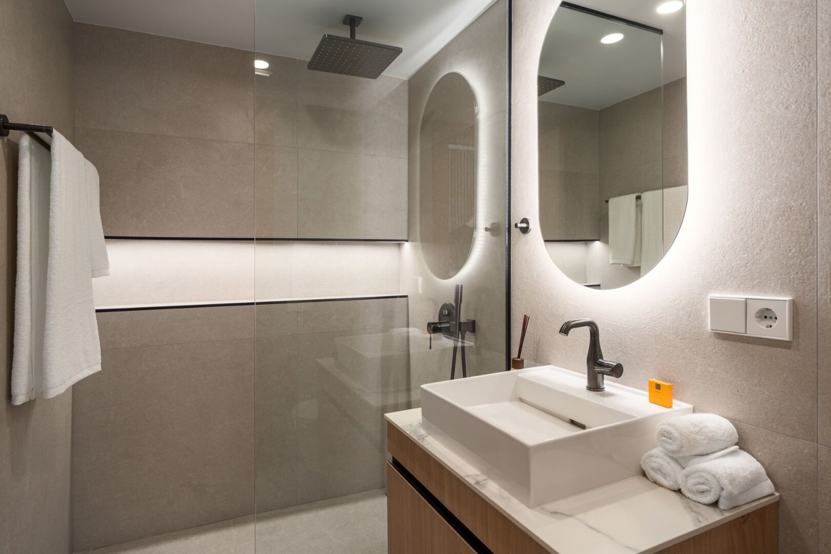 Experience timeless elegance & exquisite style