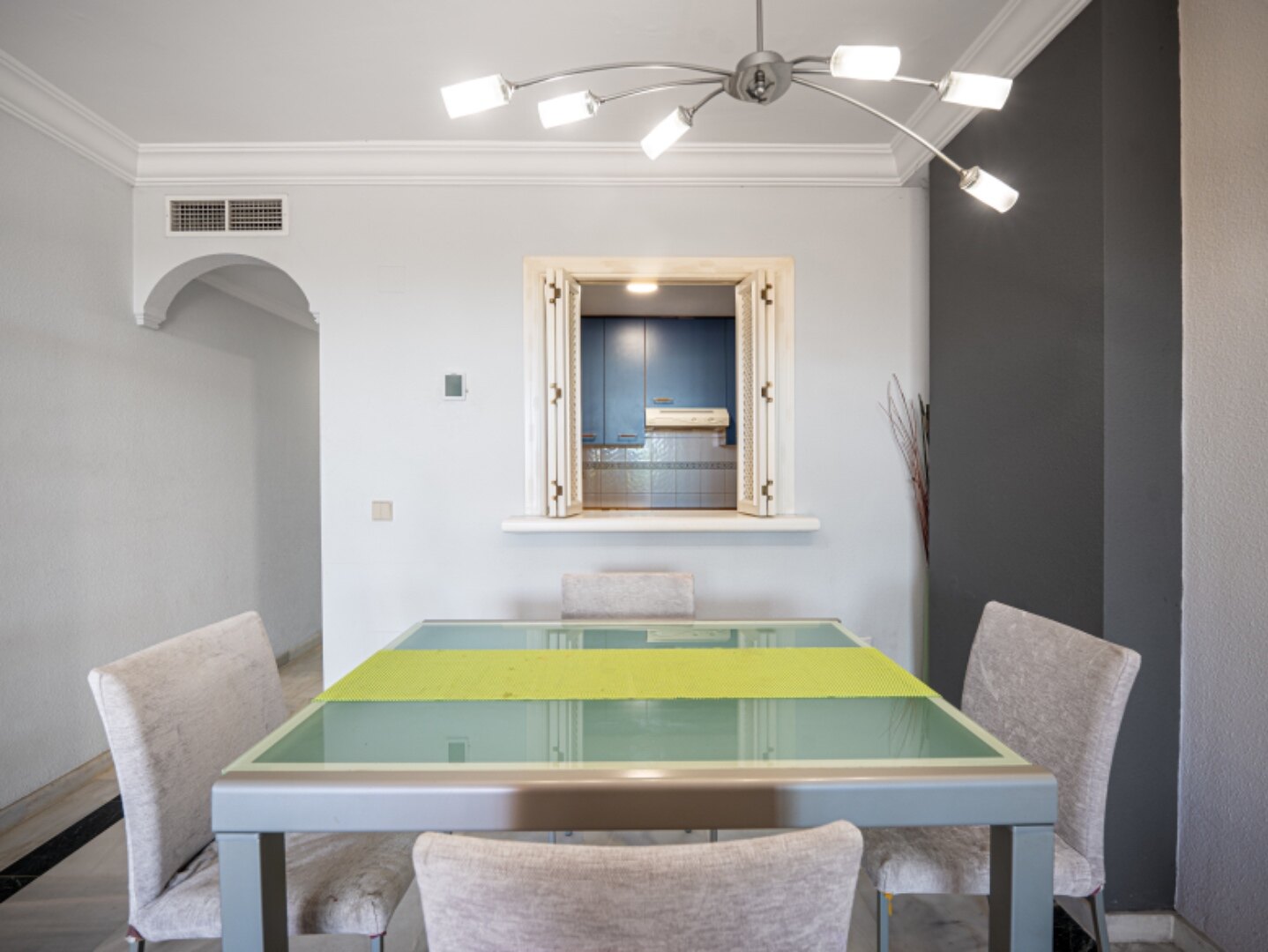 La mezcla perfecta de estilo moderno y mediterráneo