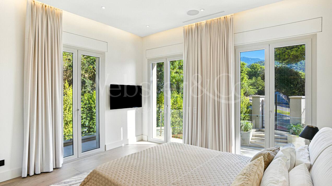 Unique mansion in gated community of Sierra Blanca