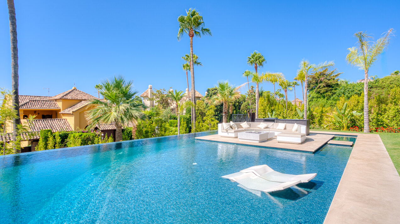 Unique mansion in gated community of Sierra Blanca