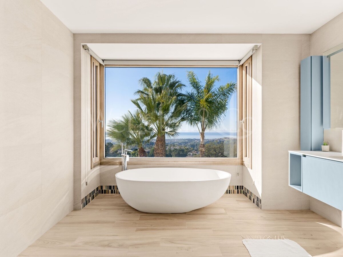 Villa Luz - Beautiful Home in La Zagaleta