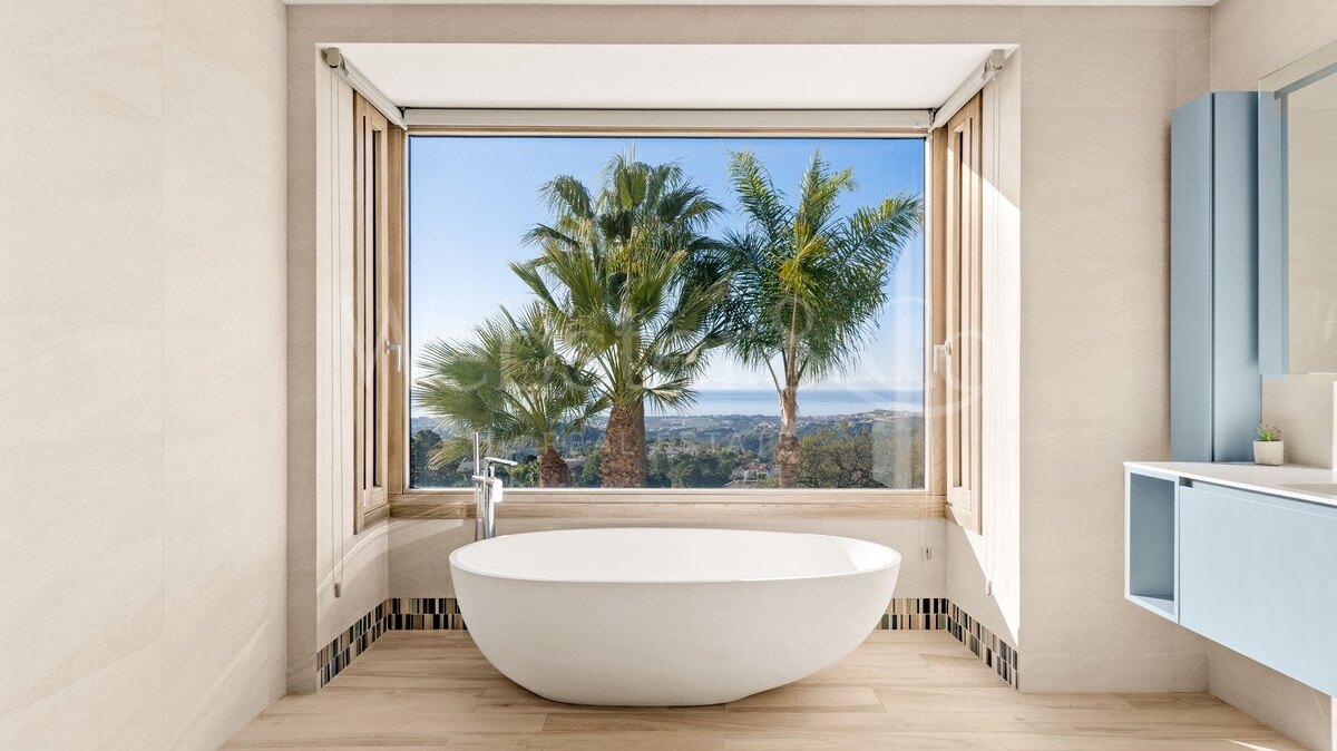 Villa Luz - Beautiful Home in La Zagaleta