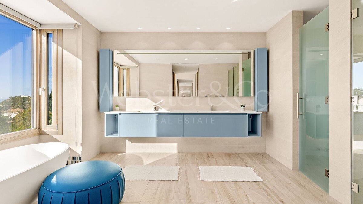 Villa Luz - Beautiful Home in La Zagaleta