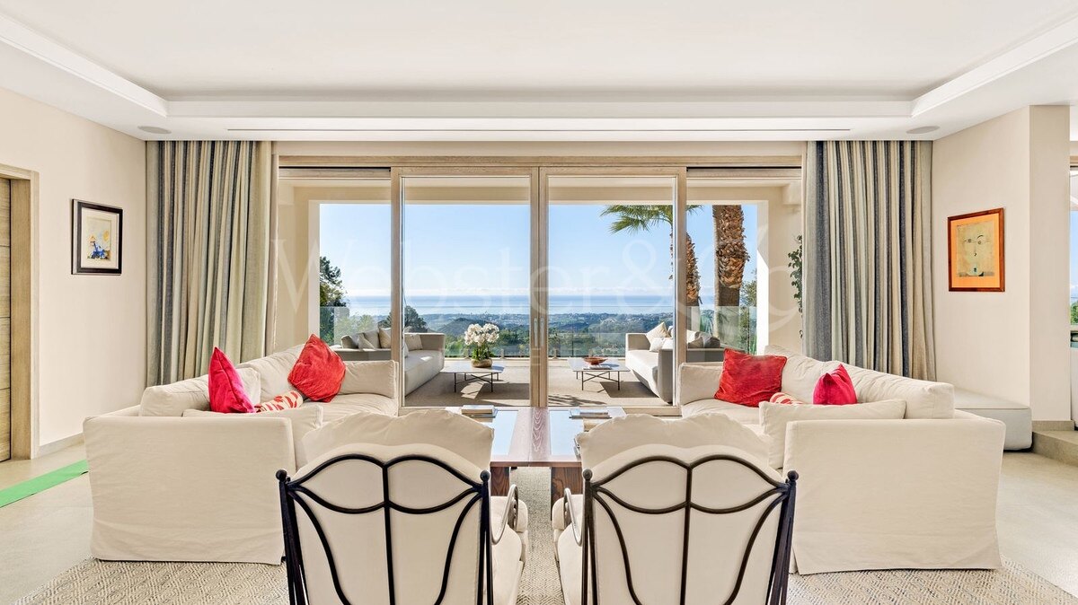 Villa Luz - Beautiful Home in La Zagaleta