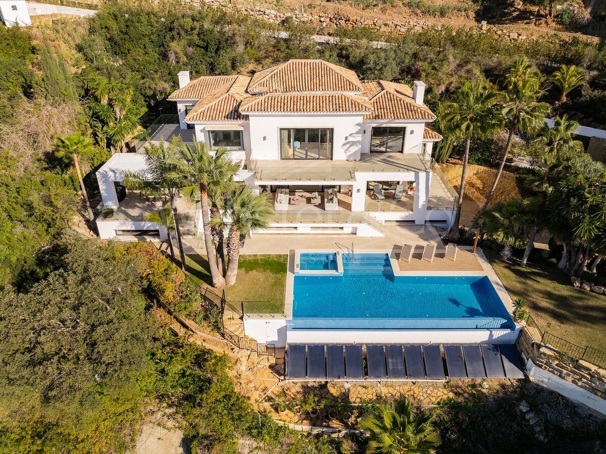 Villa Luz - Beautiful Home in La Zagaleta