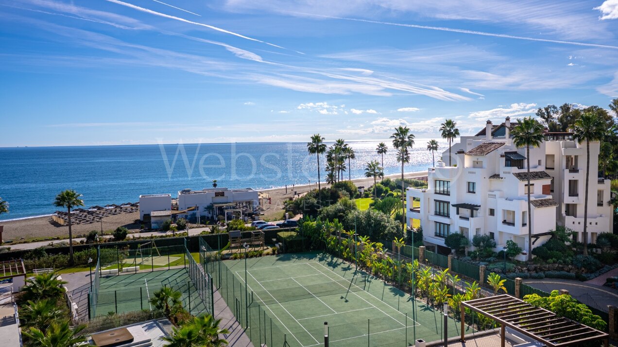 Penthouse Velaya - Frontline Beach Home, Estepona