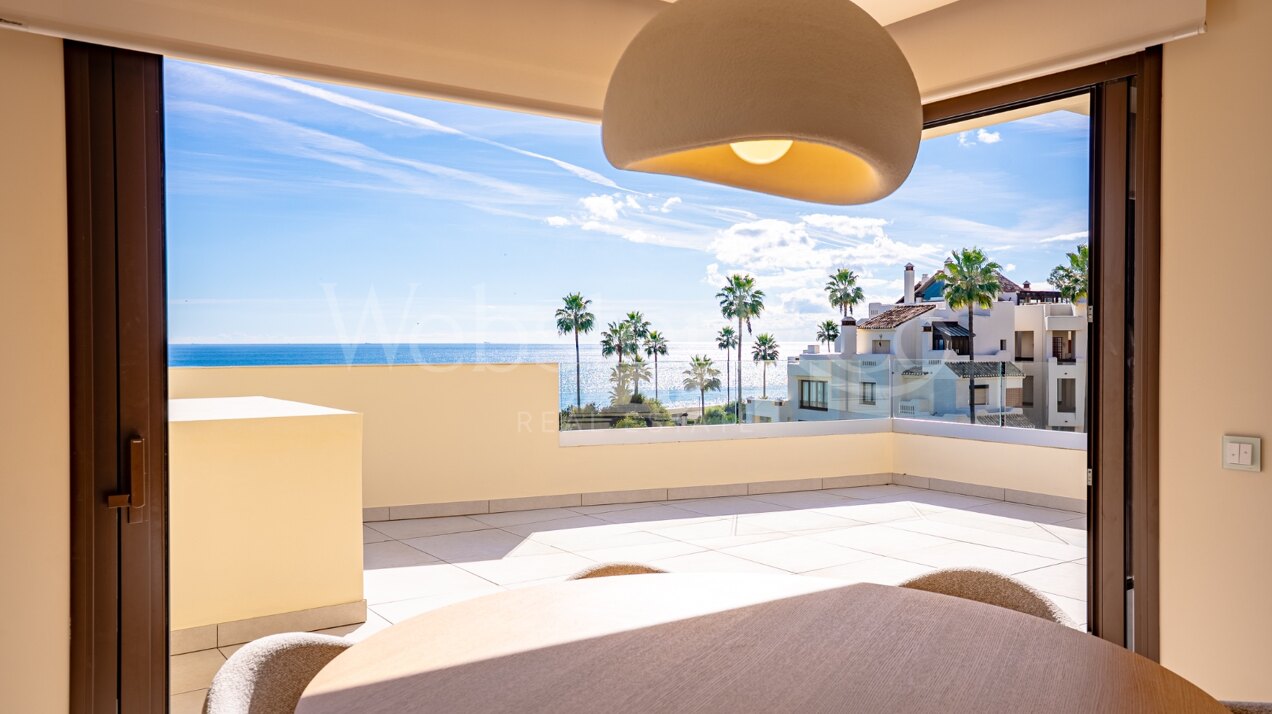Penthouse Velaya - Frontline Beach Home, Estepona