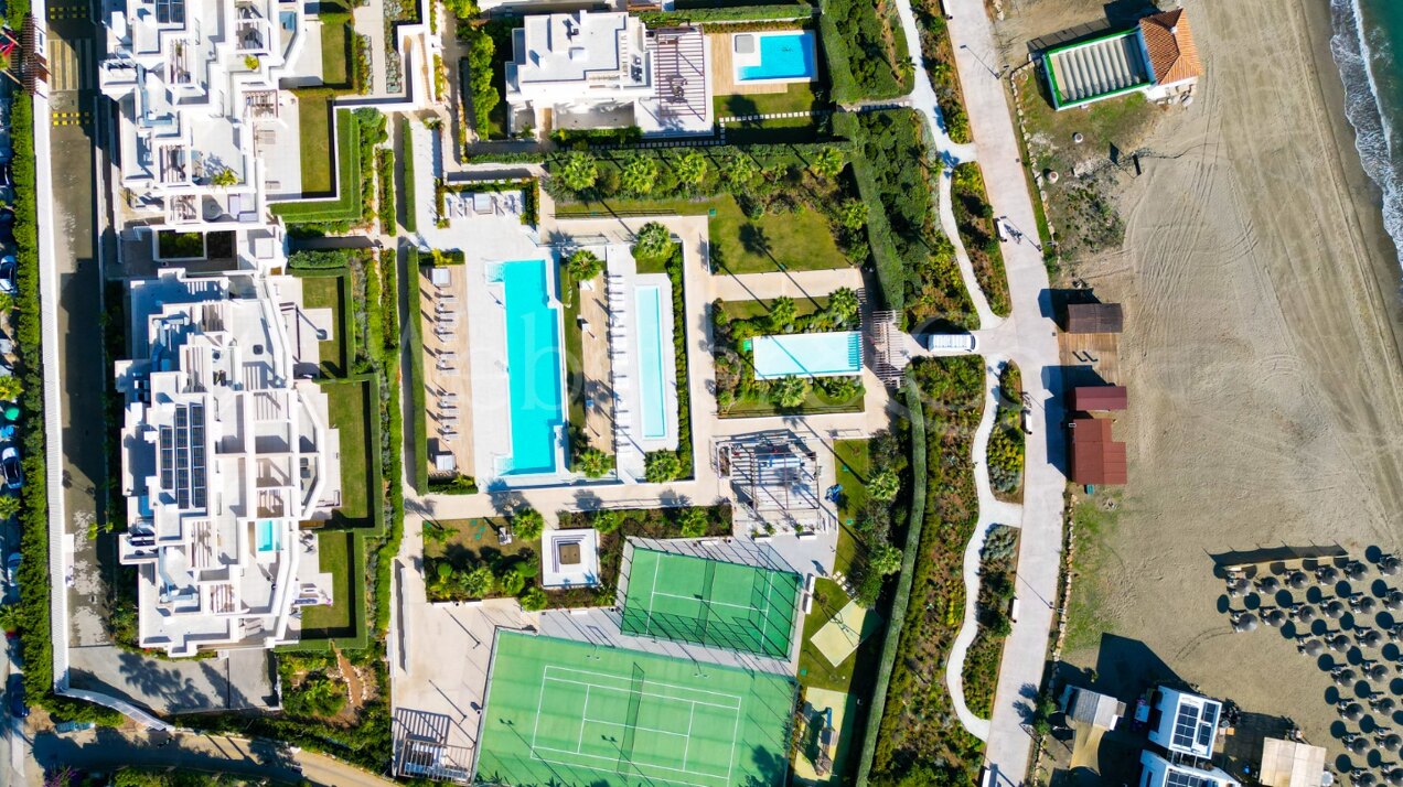 Penthouse Velaya - Frontline Beach Home, Estepona