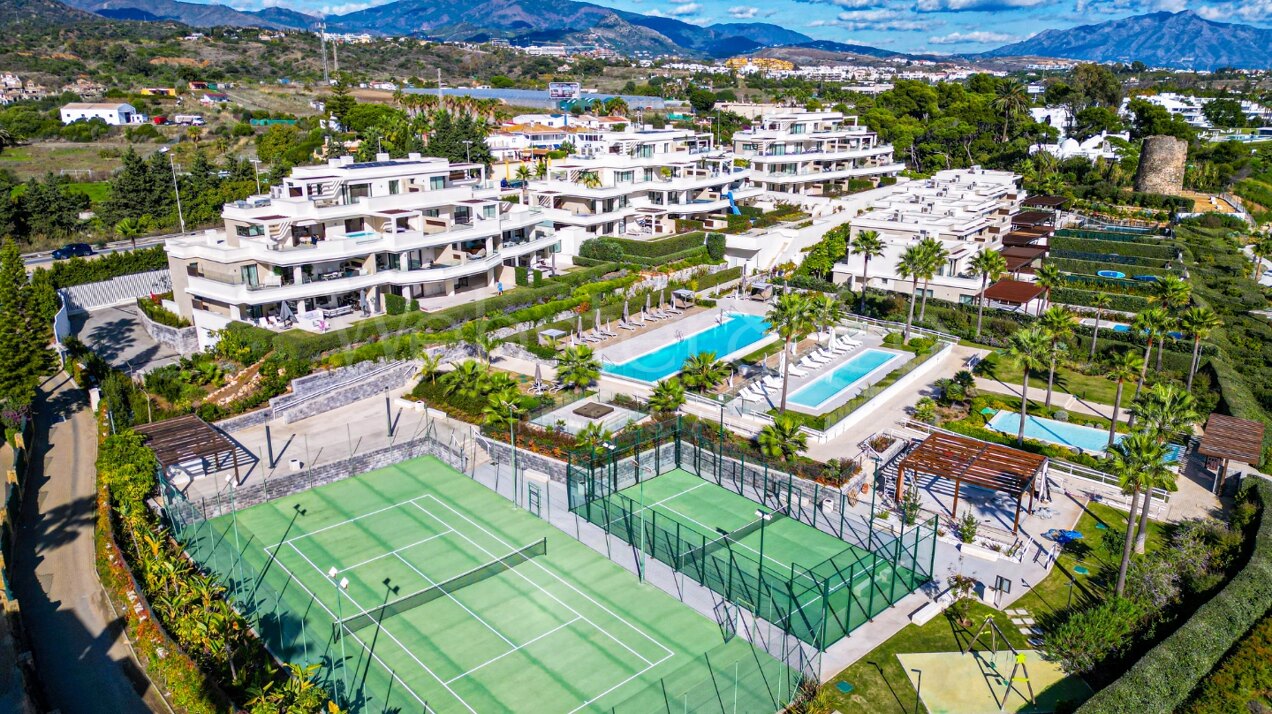 Penthouse Velaya - Frontline Beach Home, Estepona