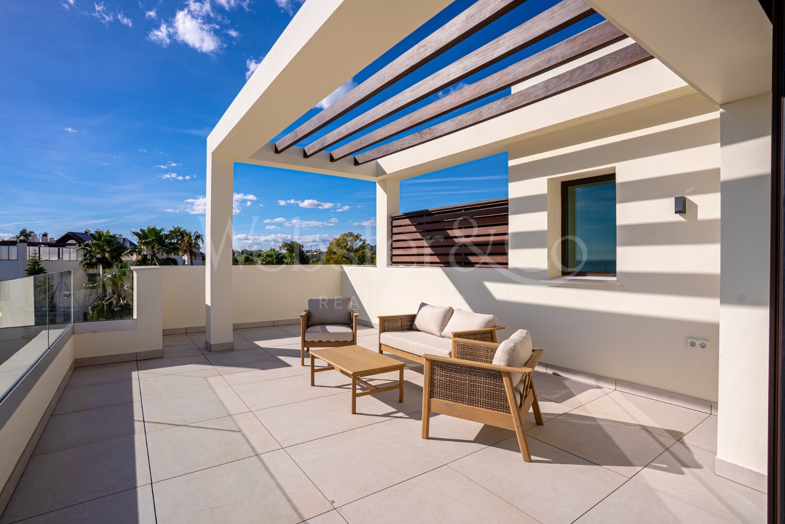 Penthouse Velaya - Frontline Beach Home, Estepona