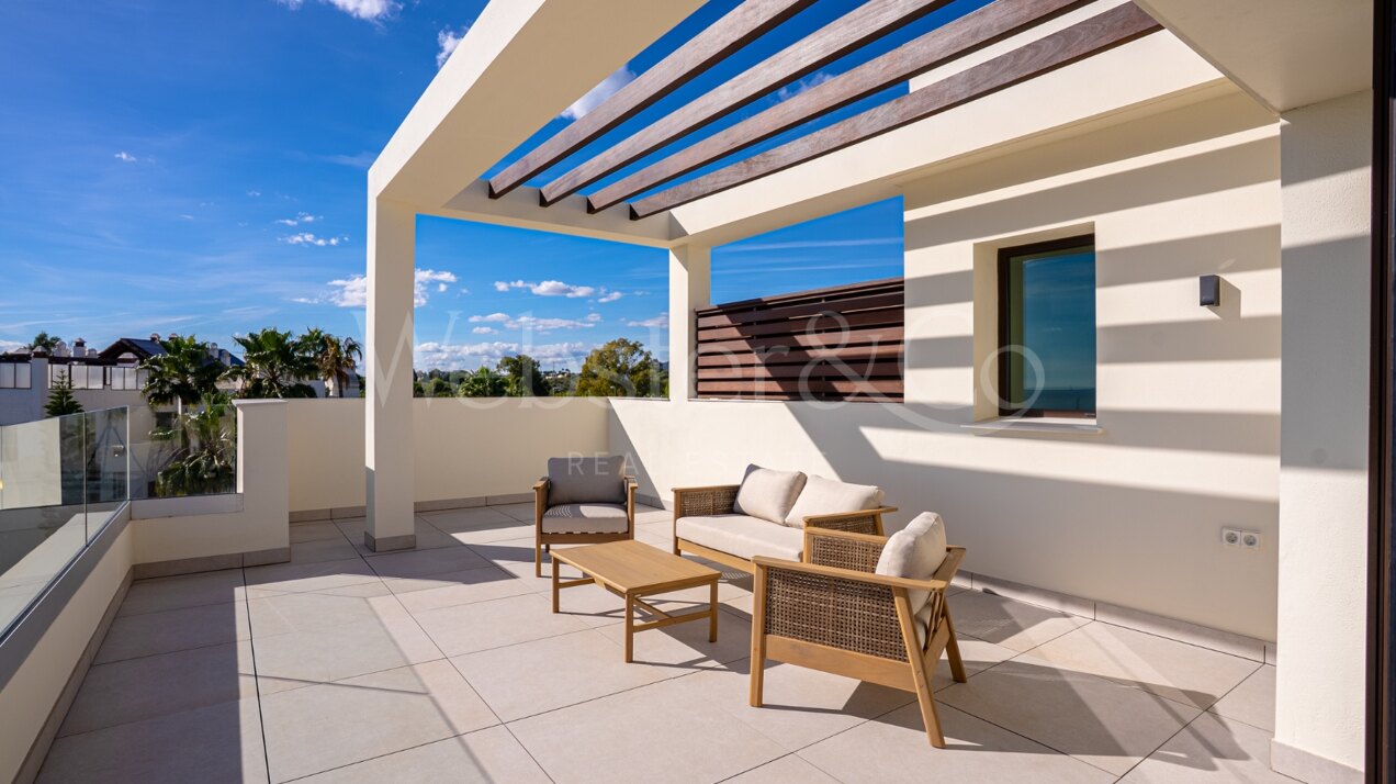 Penthouse Velaya - Frontline Beach Home, Estepona