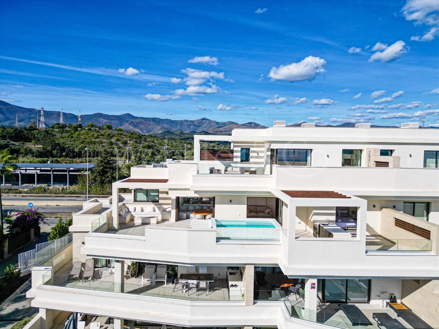 Penthouse Velaya - Frontline Beach Home, Estepona