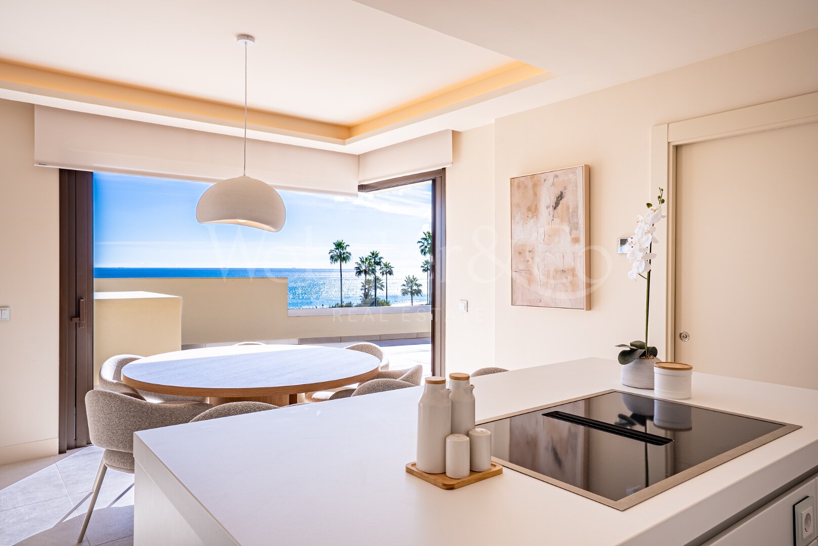 Penthouse Velaya - Frontline Beach Home, Estepona