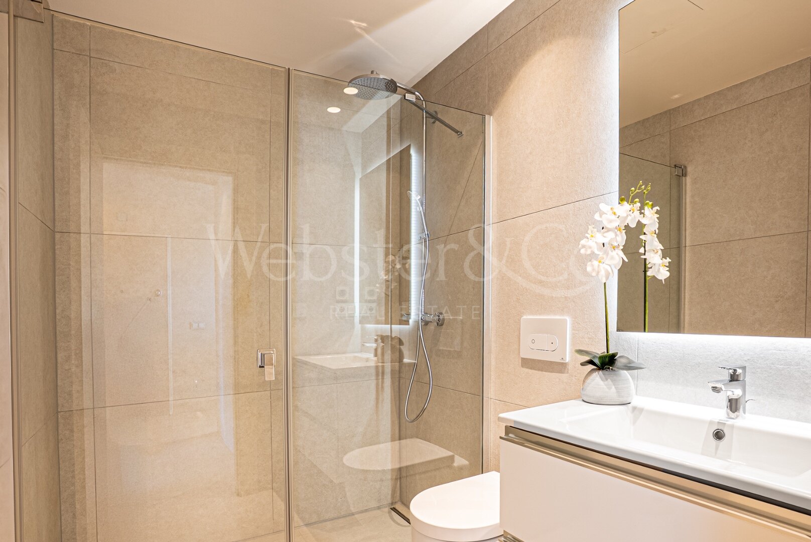 Penthouse Velaya - Frontline Beach Home, Estepona