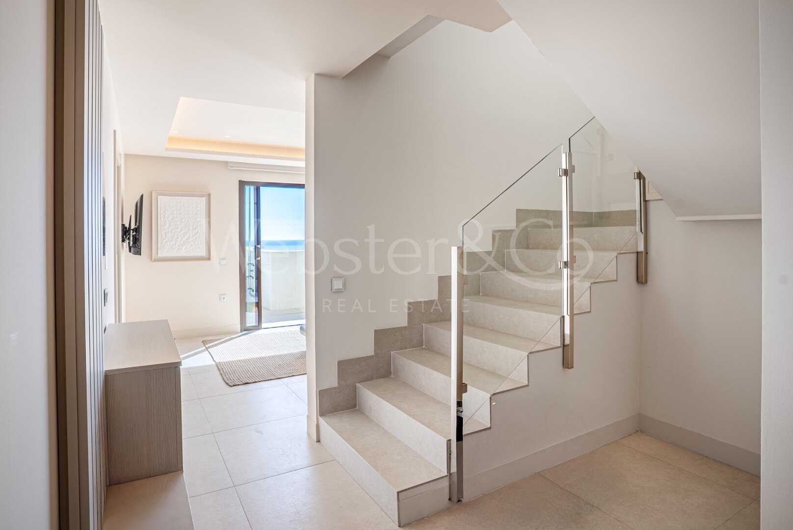 Penthouse Velaya - Frontline Beach Home, Estepona