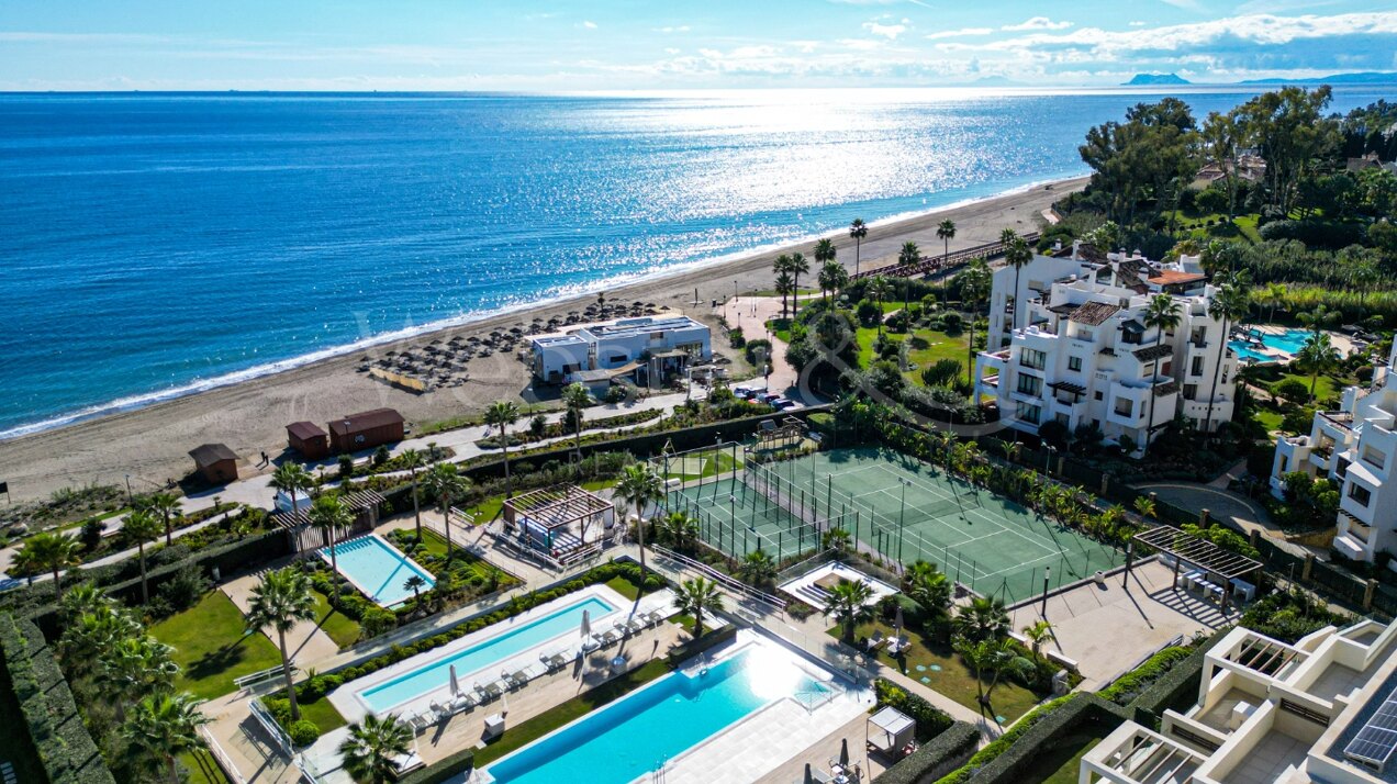 Penthouse Velaya - Frontline Beach Home, Estepona