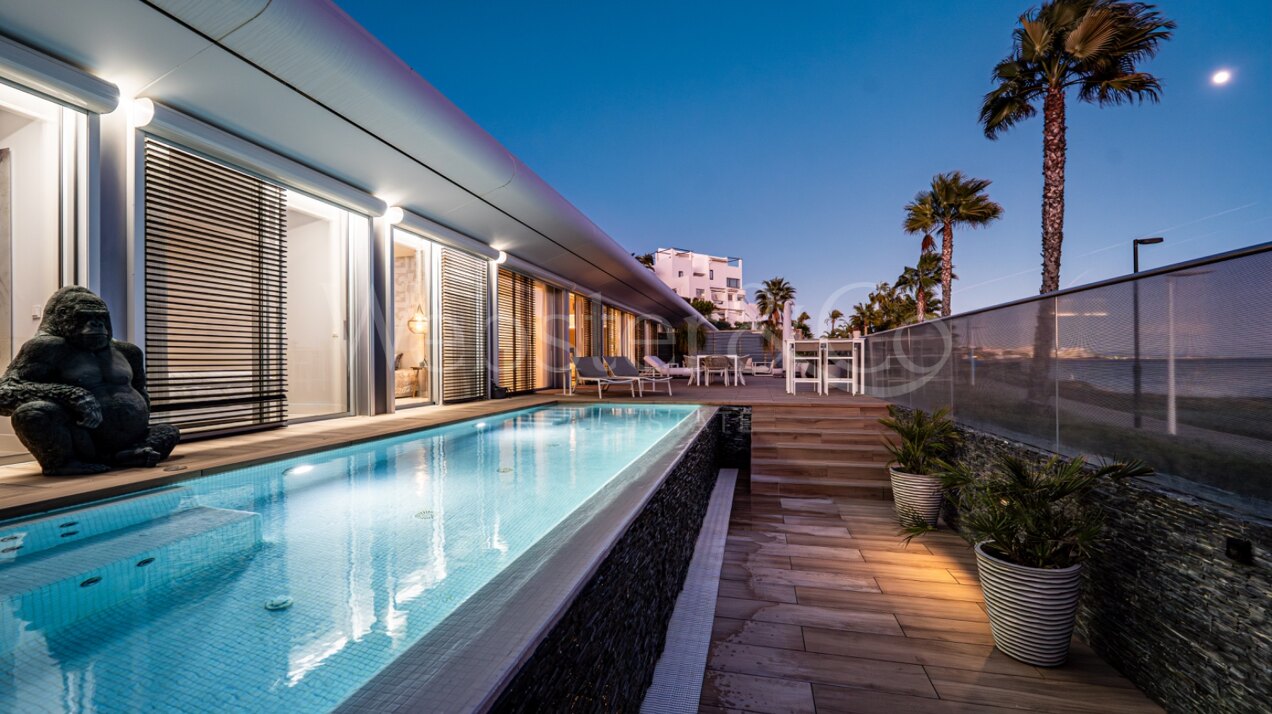 Casa Azul - Beach Front Luxury in Estepona