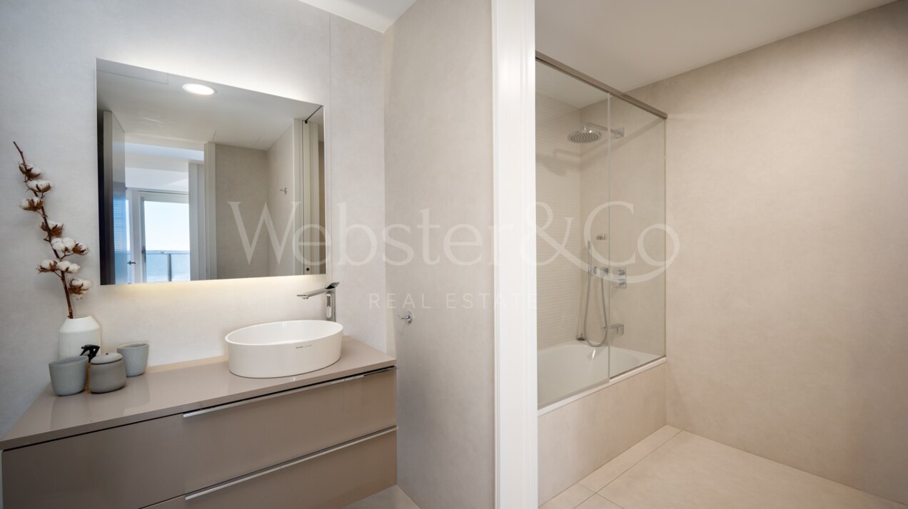 Casa Azul - Beach Front Luxury in Estepona