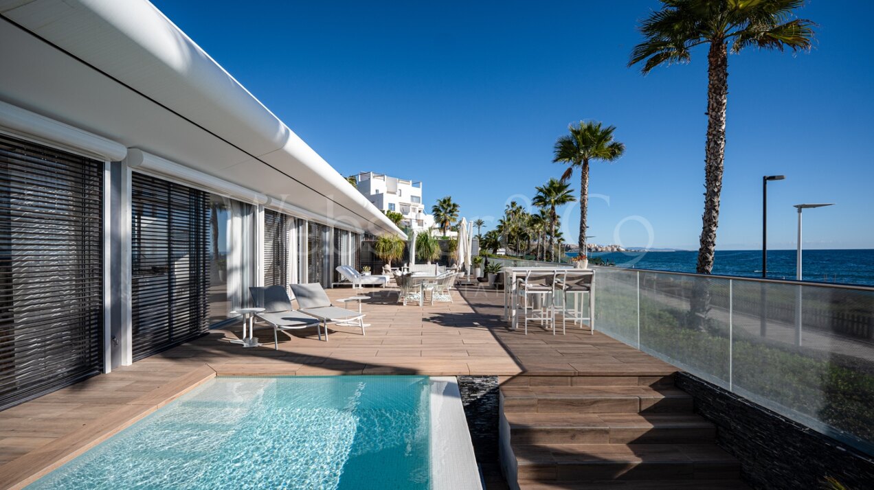 Casa Azul - Beach Front Luxury in Estepona