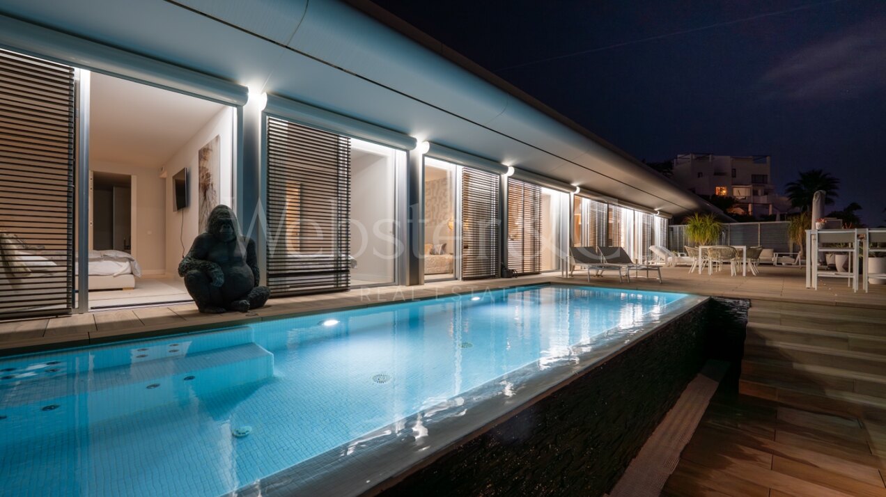 Casa Azul - Beach Front Luxury in Estepona