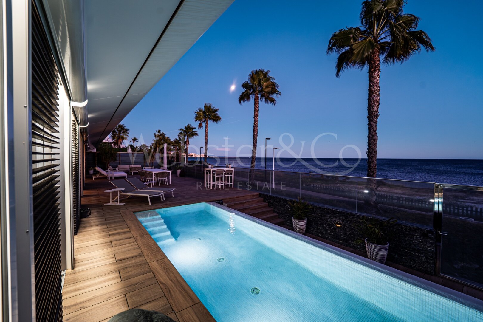 Casa Azul - Beach Front Luxury in Estepona