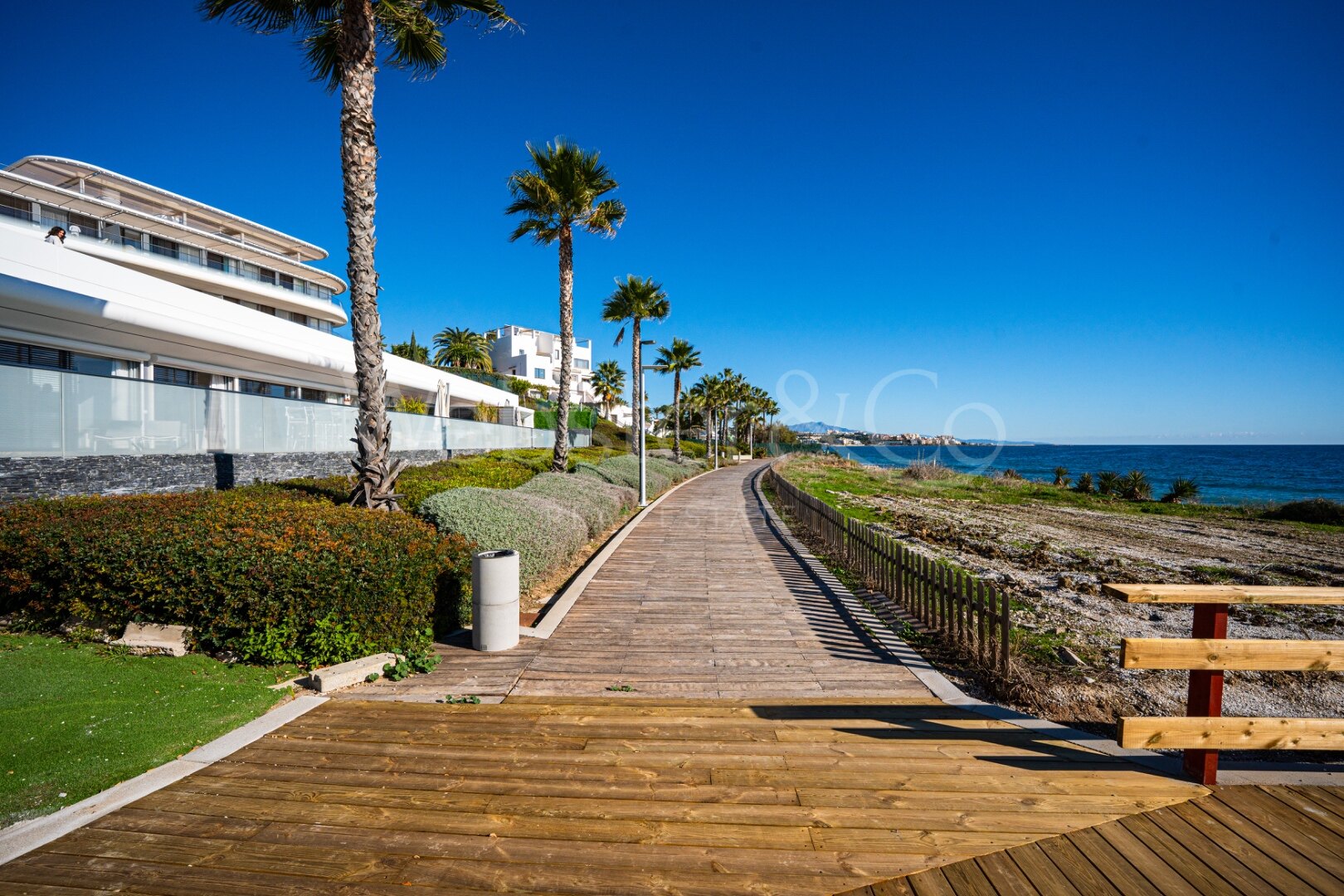 Casa Azul - Beach Front Luxury in Estepona
