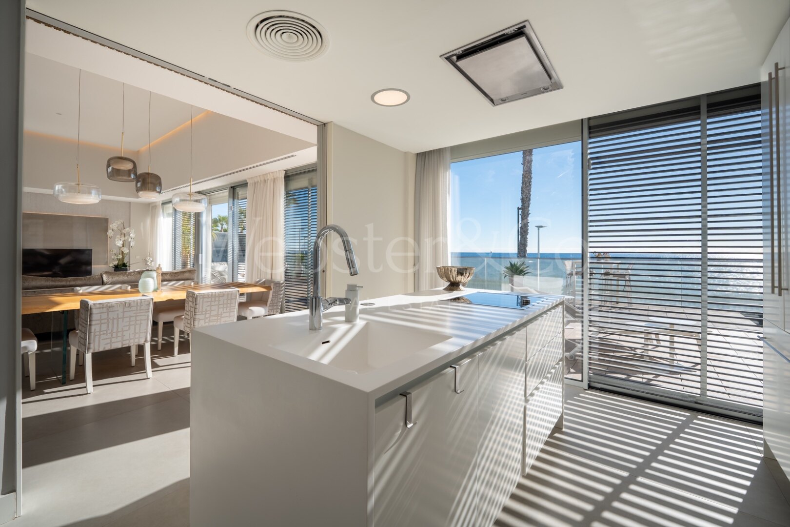 Casa Azul - Beach Front Luxury in Estepona