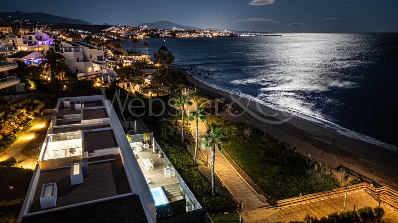 Casa Azul - Beach Front Luxury in Estepona