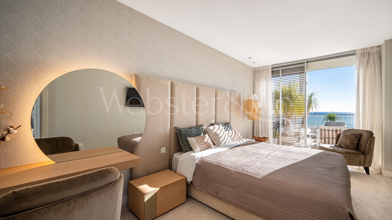 Casa Azul - Beach Front Luxury in Estepona