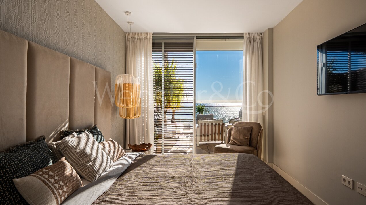 Casa Azul - Beach Front Luxury in Estepona