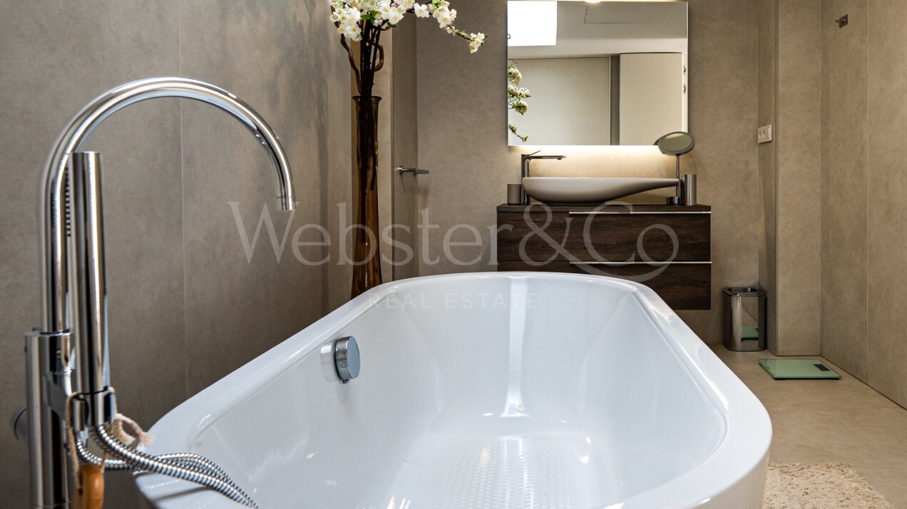 Casa Azul - Beach Front Luxury in Estepona