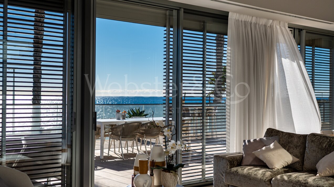 Casa Azul - Beach Front Luxury in Estepona